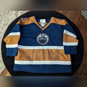 NHL Oilers hockey jersey Size 2T, excellent condition